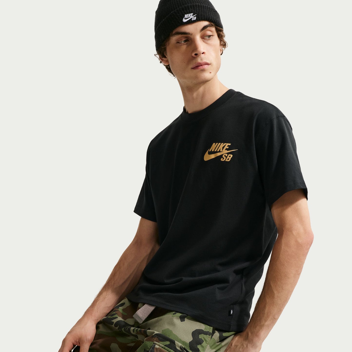 Nike SB Small Logo Skate T-Shirt Black DC7817-011