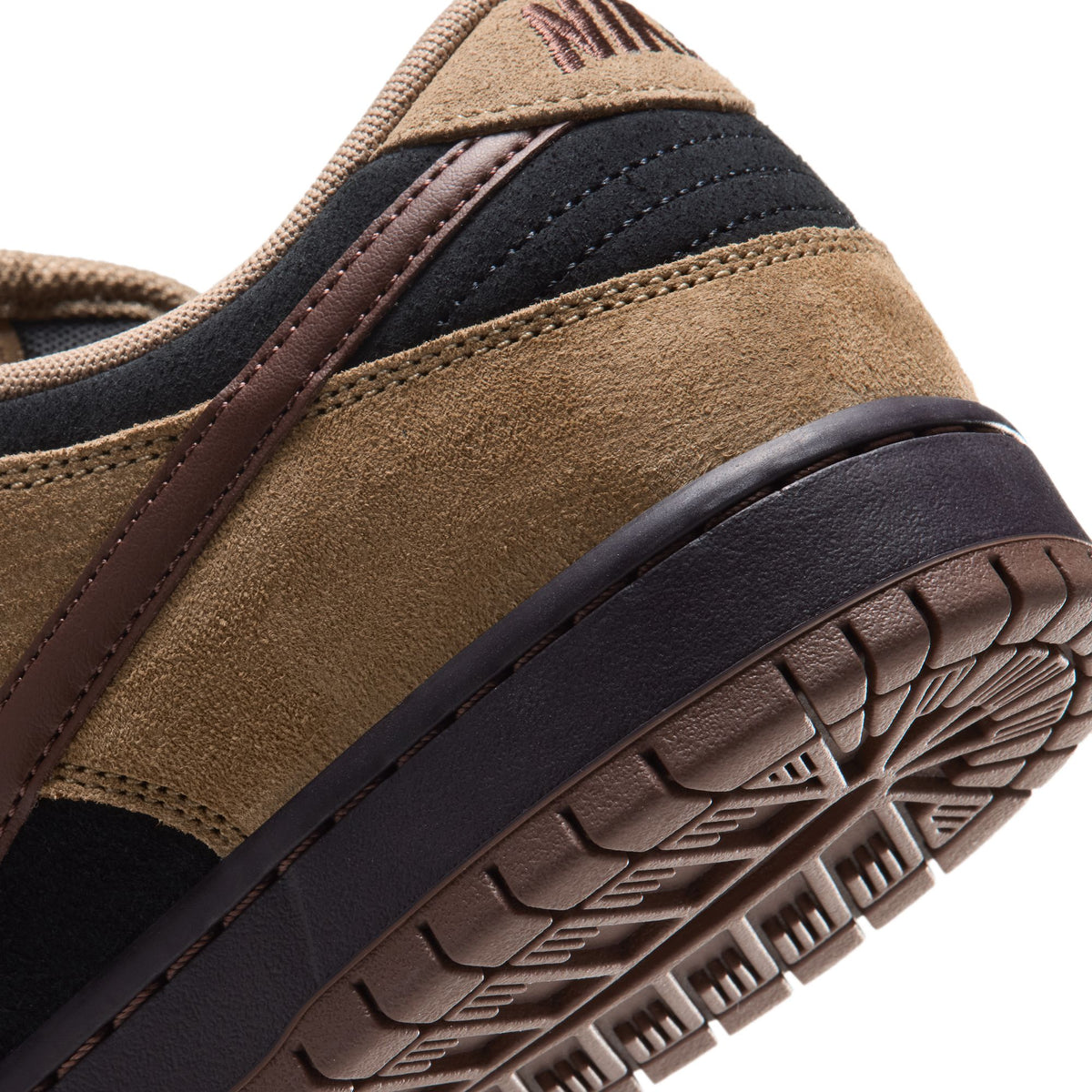 Nike SB Dunk Low Pro Filbert / Light Chocolate - Black - Burgundy Ash HQ1625-201