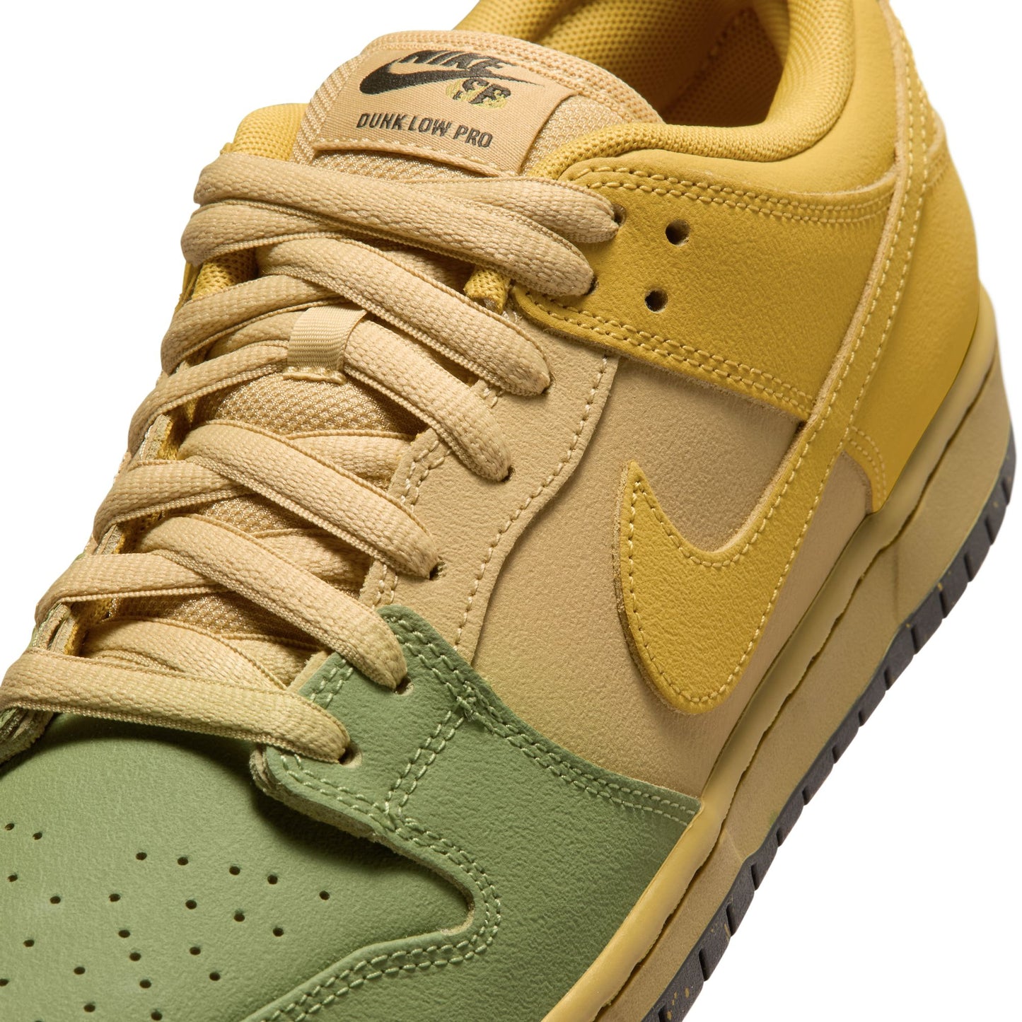 Nike SB Dunk Low Pro "Hatch Chili" Saffron Quartz / Saffron Quartz - Pear IO0427-300