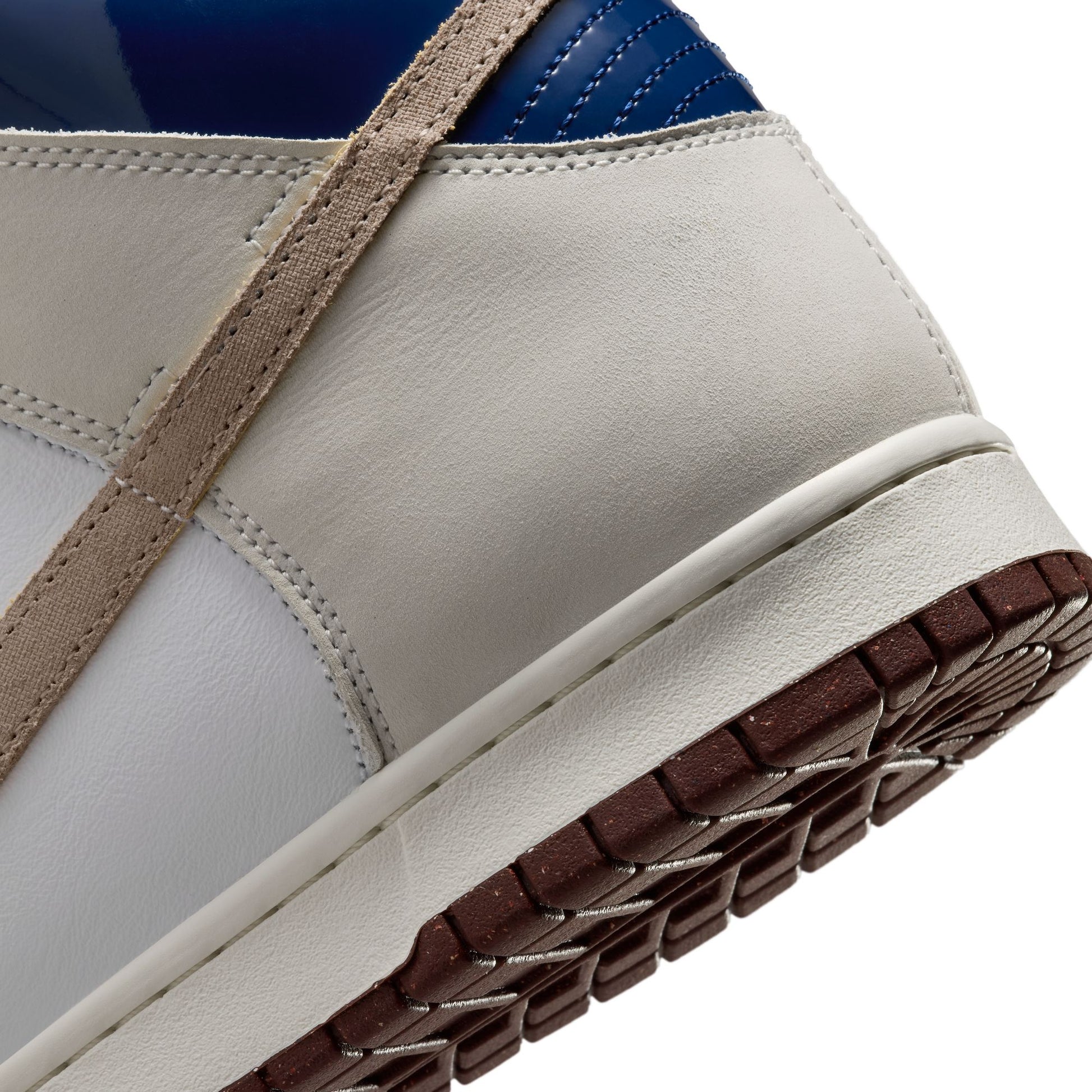Nike SB Dunk High x Beyond Store White / Ivory - Sand Dune - Blue Void IU4491-100