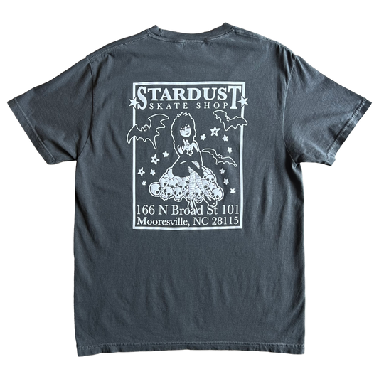 Stardust "Goth Girl" Garment-Dyed Tee 033.3 Pepper / White
