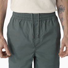 Load image into Gallery viewer, Dickies Skateboarding Grants Pass 9.0&quot; Shorts Lincoln Green
